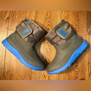 UGG Boots Ugg Toty Waterproof Booties Uggs Gray Blue Big Kid's Boy’s 4 Like New